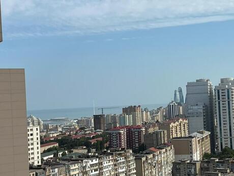 3 otaqlı yeni tikili - 8 Noyabr m. - 148 m²