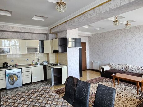 4 otaqlı yeni tikili - Şah İsmayıl Xətai m. - 177 m²
