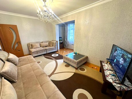 4 otaqlı köhnə tikili - Xalqlar Dostluğu m. - 100 m²