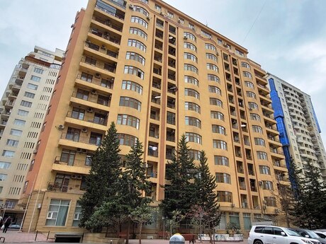 4 otaqlı yeni tikili - 28 May m. - 180 m²