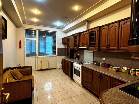 4-room apartment, 180 m², 28 May: 460 000 ₼ 5