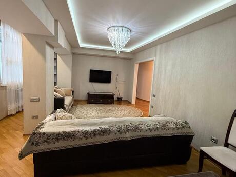 3 otaqlı köhnə tikili - Səbail r. - 110 m²