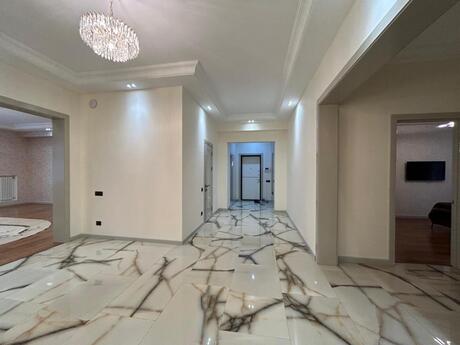 4 otaqlı yeni tikili - Şah İsmayıl Xətai m. - 214 m²
