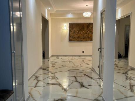 4 otaqlı yeni tikili - Şah İsmayıl Xətai m. - 214 m²