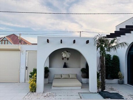 4 otaqlı həyət evi/bağ evi - Mərdəkan q. - 200 m²