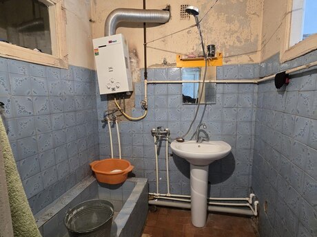 3 otaqlı köhnə tikili - Həzi Aslanov m. - 65 m²