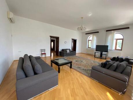 7 otaqlı həyət evi/bağ evi - Badamdar q. - 650 m²