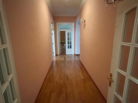 7 otaqlı mənzil, 400 m², Sahil: 800 000 ₼ 2