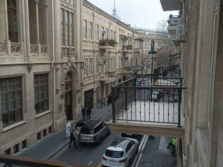2 otaqlı köhnə tikili - İçəri Şəhər m. - 60 m²