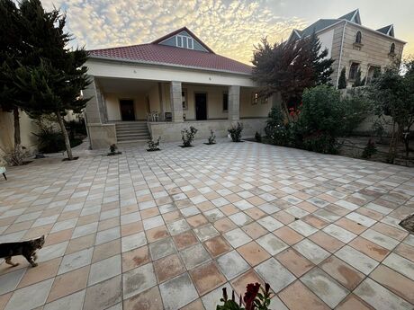4 otaqlı həyət evi/bağ evi - Mərdəkan q. - 142 m²