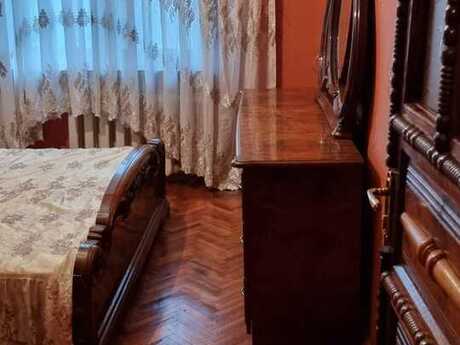5 otaqlı köhnə tikili - Xətai r. - 130 m²