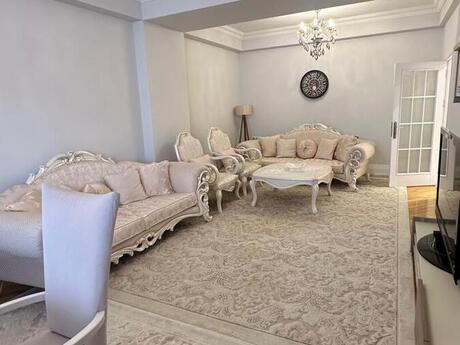 3 otaqlı yeni tikili - Elmlər Akademiyası m. - 156 m²