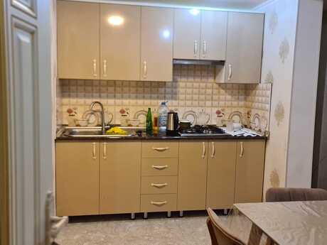 4 otaqlı köhnə tikili - İçəri Şəhər m. - 120 m²