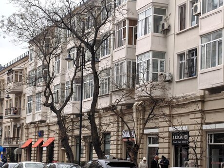 2-комн. вторичка - м. 28 мая - 70 м²