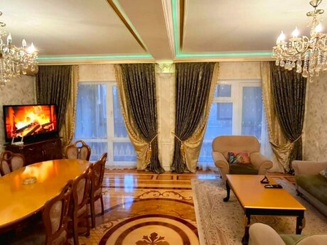 5 otaqlı köhnə tikili - Azadlıq Prospekti m. - 140 m²