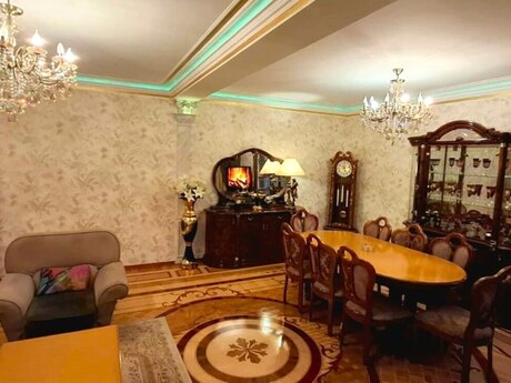 5 otaqlı köhnə tikili - Azadlıq Prospekti m. - 140 m²