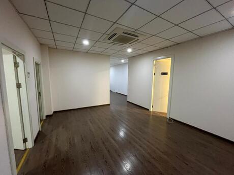 4-комн. офис - м. Нариман Нариманов - 180 м²