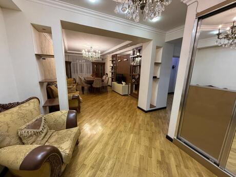 3-комн. новостройка - м. Иншаатчылар - 120 м²