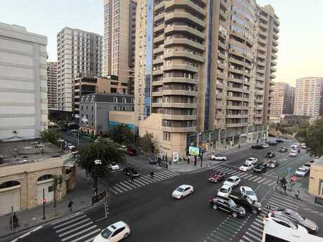 Объявление №5843822 - Баку, м. 28 мая, 2-комн., 60 м², 3/6 этаж