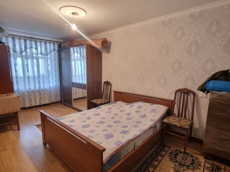 3 otaqlı köhnə tikili - Binəqədi r. - 100 m²