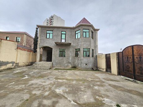 4 otaqlı həyət evi/bağ evi - Xırdalan - 200 m²