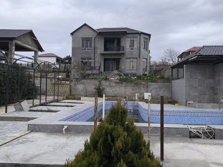 6 otaqlı həyət evi/bağ evi - Görədil q. - 500 m²