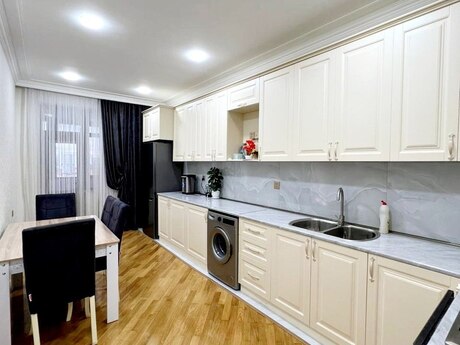 4 otaqlı yeni tikili - Qara Qarayev m. - 135 m²