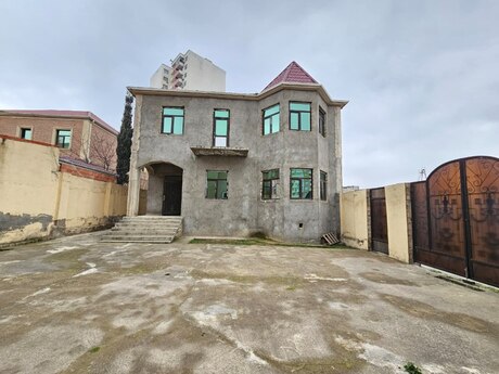 4 otaqlı həyət evi/bağ evi - Xırdalan - 200 m²