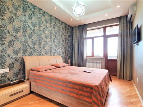 3 otaqlı yeni tikili - 28 May m. - 130 m²