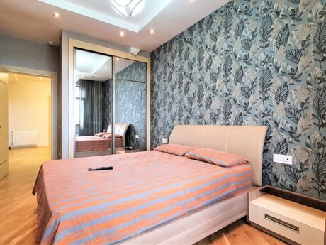 3 otaqlı yeni tikili - 28 May m. - 130 m²