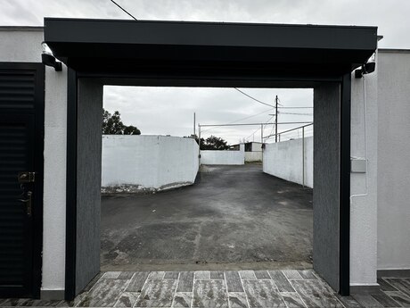 4 otaqlı həyət evi/bağ evi - Şüvəlan q. - 160 m²