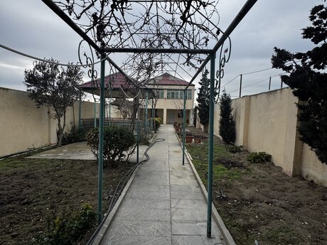 6 otaqlı həyət evi/bağ evi - Pirşağı q. - 250 m²