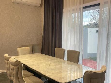 4 otaqlı həyət evi/bağ evi - Mərdəkan q. - 210 m²