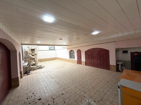 12 otaqlı həyət evi/bağ evi - Nəsimi m. - 900 m²