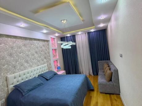 2-комн. новостройка - м. Кара Караев - 105 м²