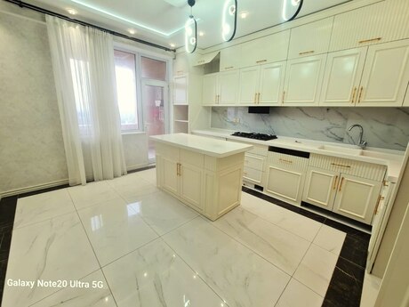 4 otaqlı yeni tikili - Qara Qarayev m. - 186 m²