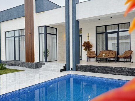 4 otaqlı həyət evi/bağ evi - Mərdəkan q. - 180 m²
