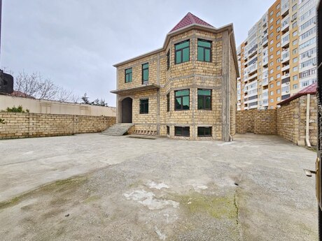 4 otaqlı həyət evi/bağ evi - Xırdalan - 300 m²