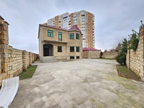 4 otaqlı həyət evi/bağ evi - Xırdalan - 300 m²