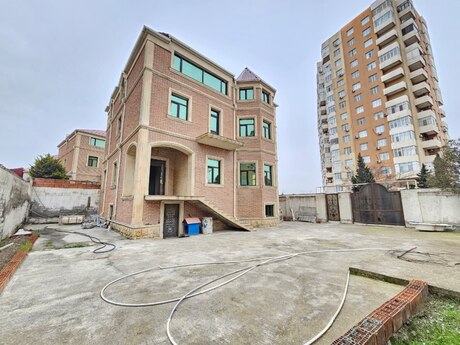 6 otaqlı həyət evi/bağ evi - Xırdalan - 400 m²