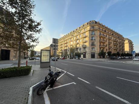 5 otaqlı yeni tikili - Ağ şəhər q. - 210 m²