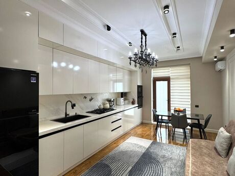 5 otaqlı yeni tikili - Elmlər Akademiyası m. - 272 m²