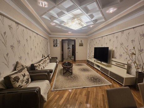 4 otaqlı yeni tikili - Sumqayıt - 163 m²