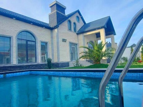 5 otaqlı həyət evi/bağ evi - Mərdəkan q. - 260 m²
