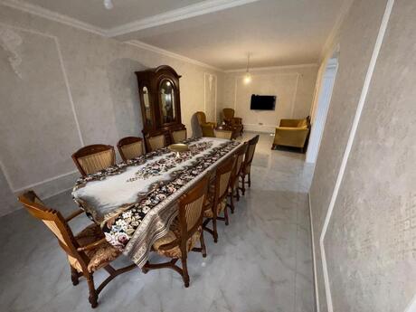 4 otaqlı həyət evi/bağ evi - Yeni Günəşli q. - 256 m²