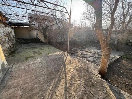 6 otaqlı həyət evi/bağ evi - Yeni Günəşli q. - 237 m²