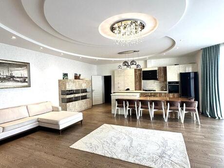 5 otaqlı yeni tikili - 28 May m. - 210 m²