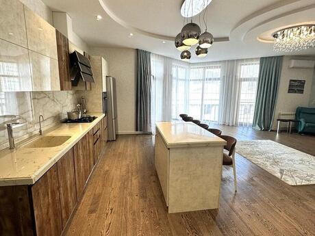 5 otaqlı yeni tikili - 28 May m. - 210 m²