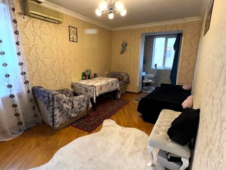 2 otaqlı köhnə tikili - 28 May m. - 60 m²