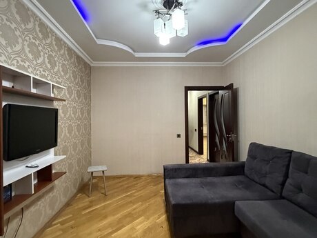 3 otaqlı köhnə tikili - Bakıxanov q. - 90 m²